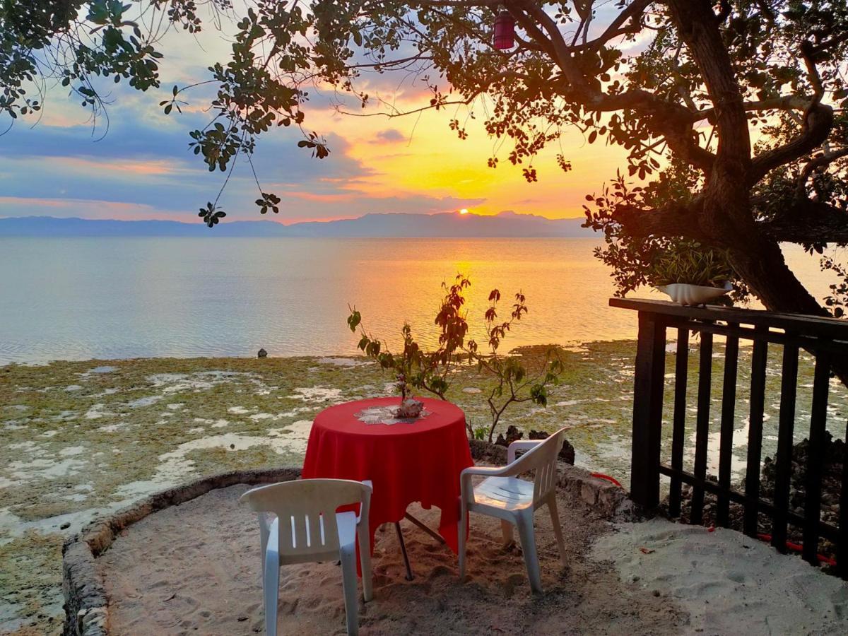 Moalboal T Breeze Coastal Resort Екстериор снимка