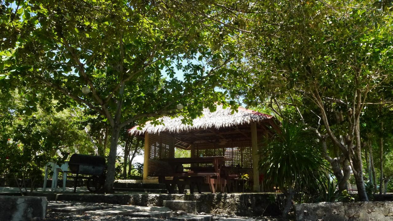 Moalboal T Breeze Coastal Resort Екстериор снимка
