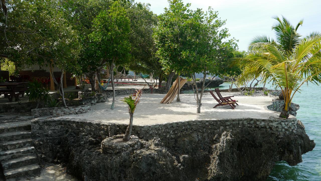 Moalboal T Breeze Coastal Resort Екстериор снимка