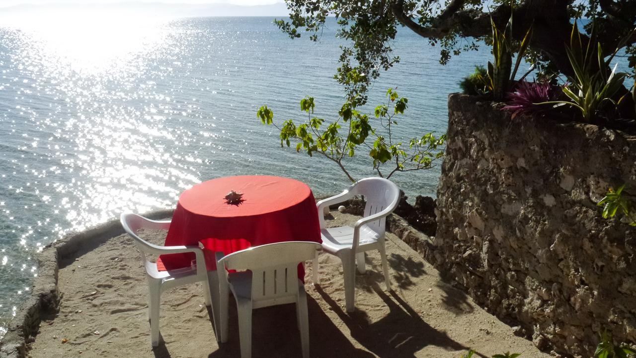 Moalboal T Breeze Coastal Resort Екстериор снимка