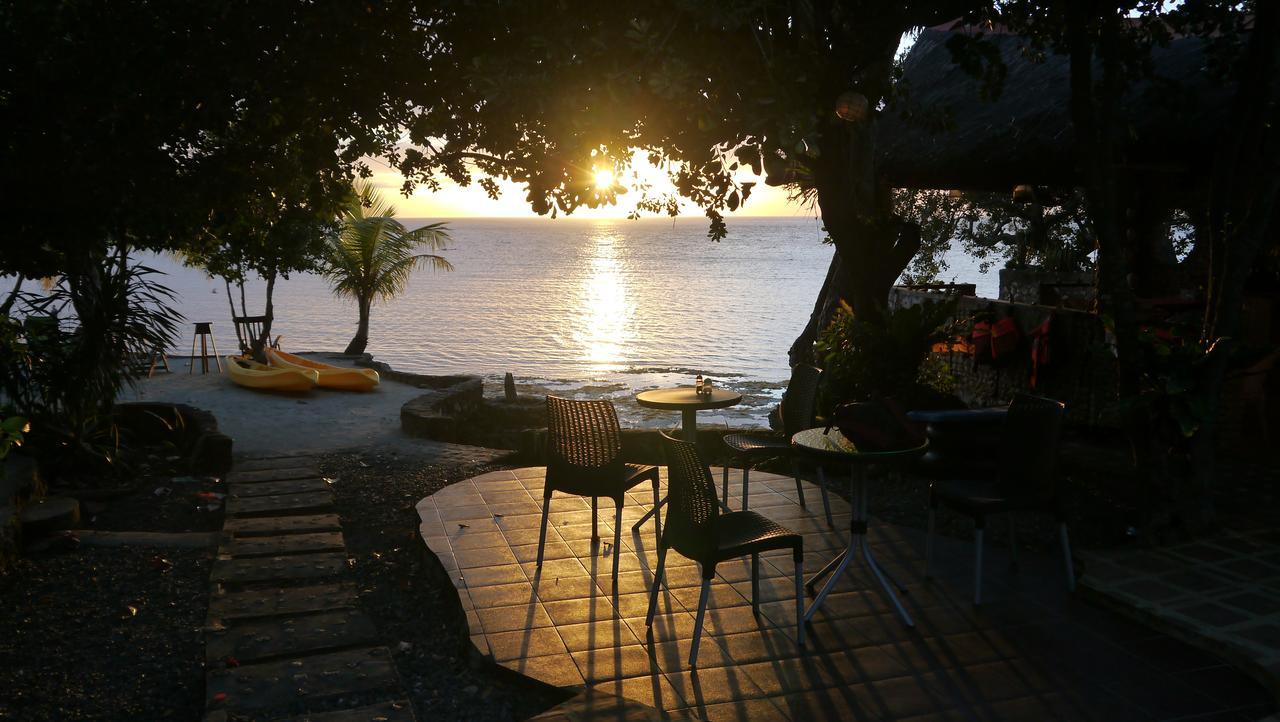Moalboal T Breeze Coastal Resort Екстериор снимка