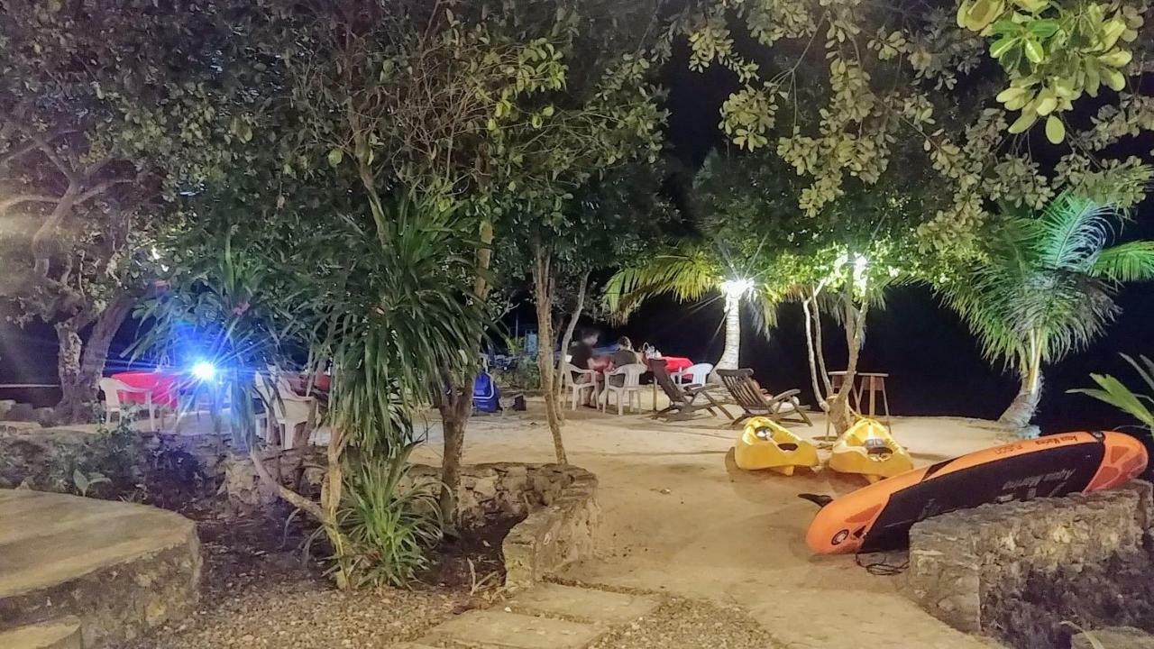 Moalboal T Breeze Coastal Resort Екстериор снимка